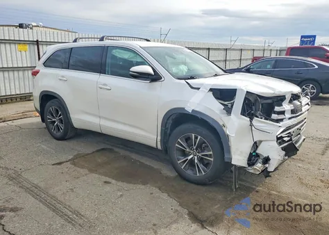 2017 Toyota Highlander Le z USA, uszkodzony, nr VIN 5TDBZRFHXHS419594